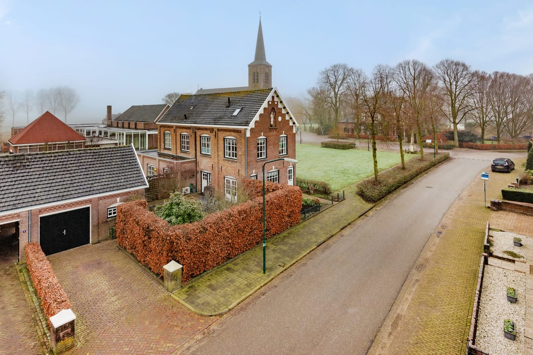 Photo 46 of Grotestraat 2