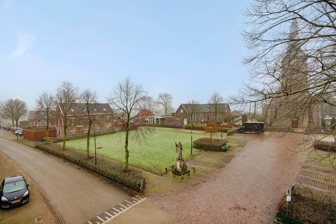 Photo 47 of Grotestraat 2