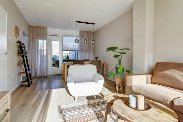 Foto 5 van van Limburg Stirumstraat 54