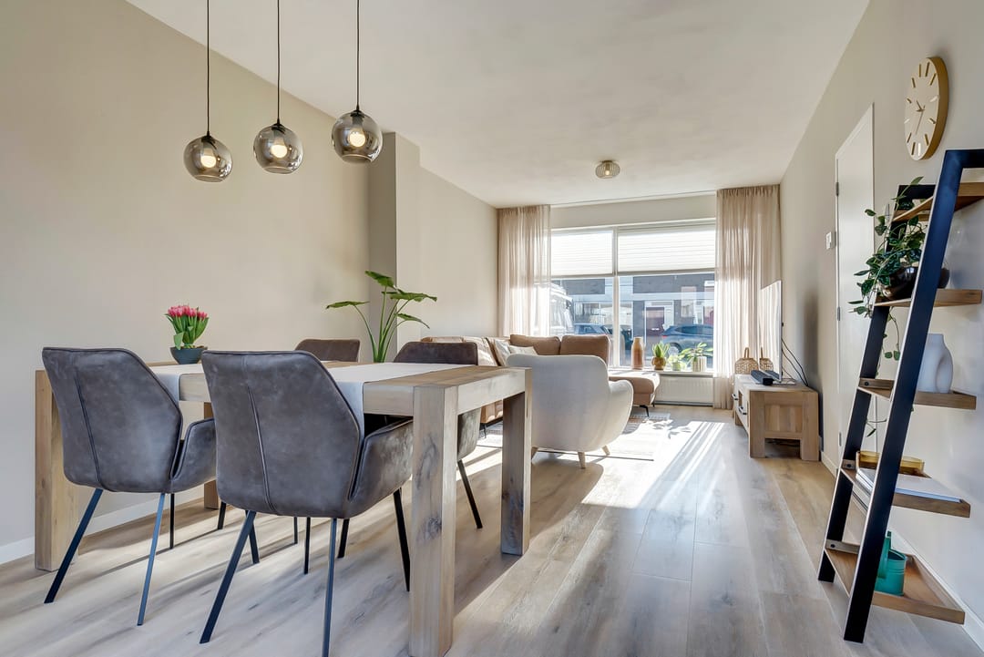 Foto 8 van van Limburg Stirumstraat 54