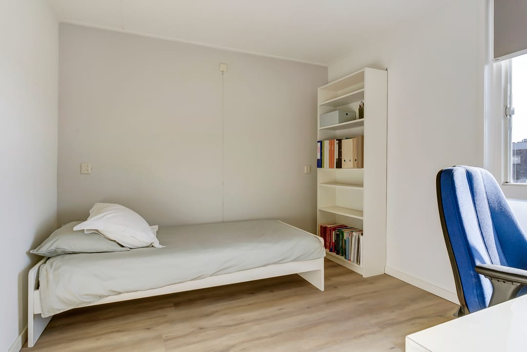 Foto 16 van van Limburg Stirumstraat 54