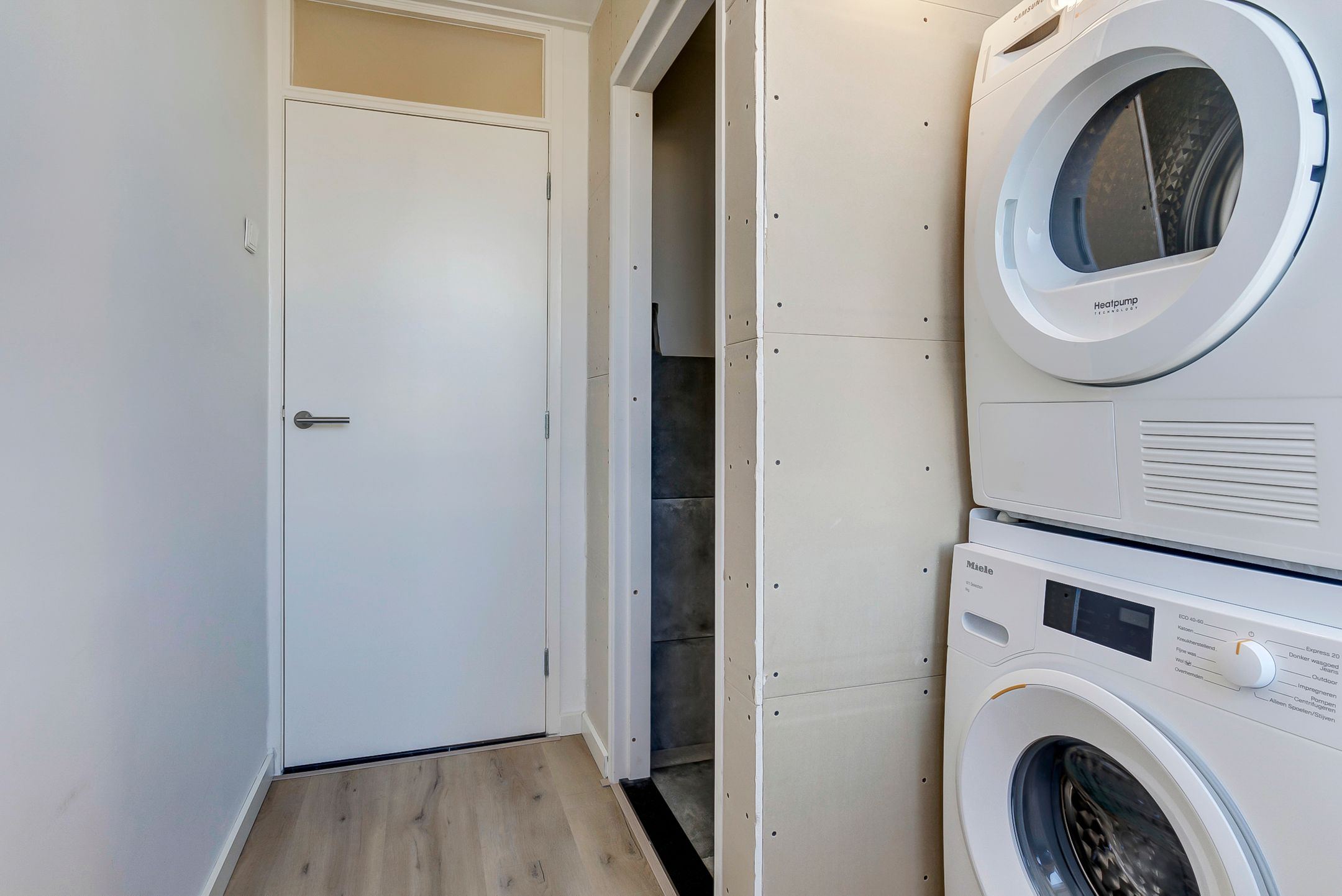 Foto 18 van van Limburg Stirumstraat 54