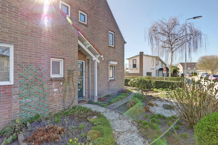 Foto 25 van Bernhardstraat 14