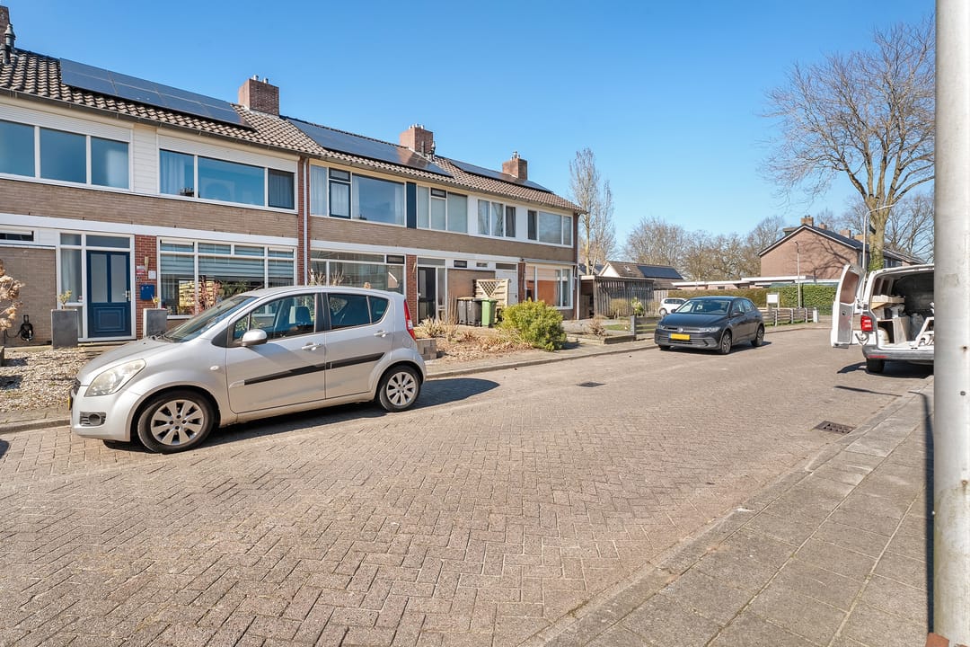 Photo 8 of P. de Hooghstraat 8