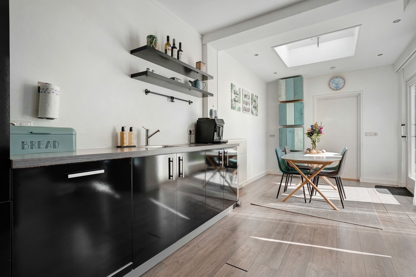 Photo 14 of P. de Hooghstraat 8