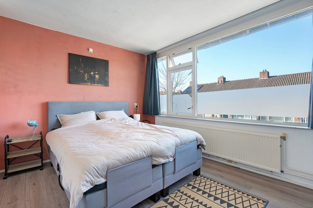 Photo 28 of P. de Hooghstraat 8