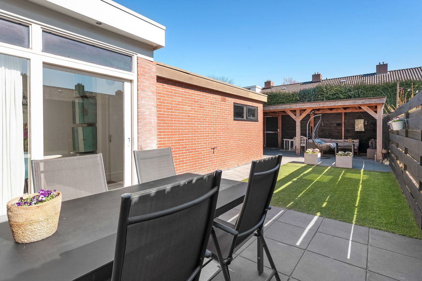 Photo 40 of P. de Hooghstraat 8