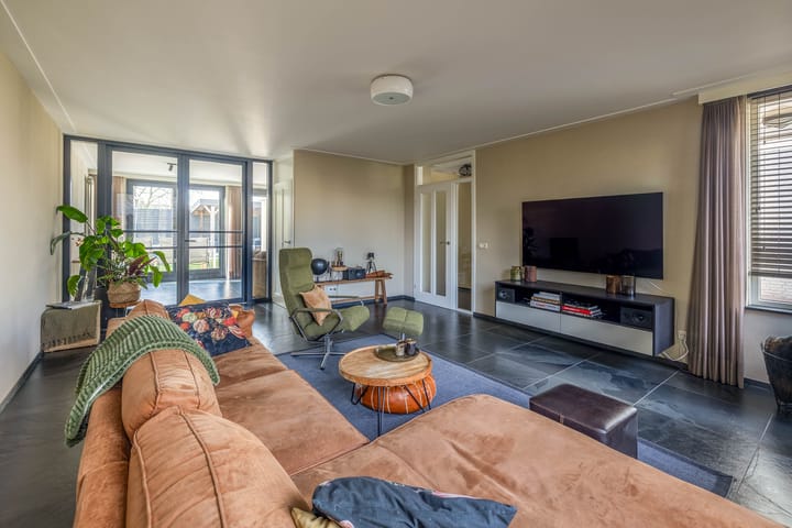 Photo 8 of Bartokstraat 45