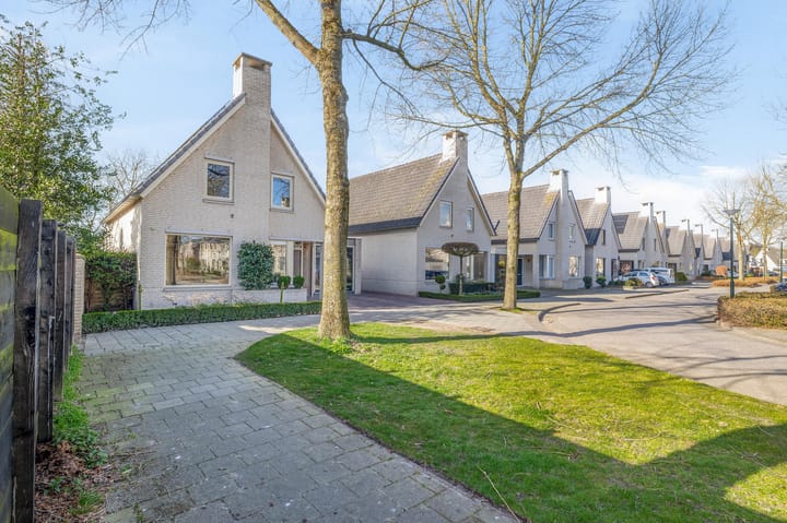 Photo 37 of Bartokstraat 45