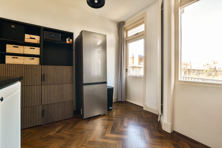 Photo 11 of Bennebroekstraat 16-2