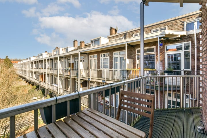 Photo 13 of Bennebroekstraat 16-2