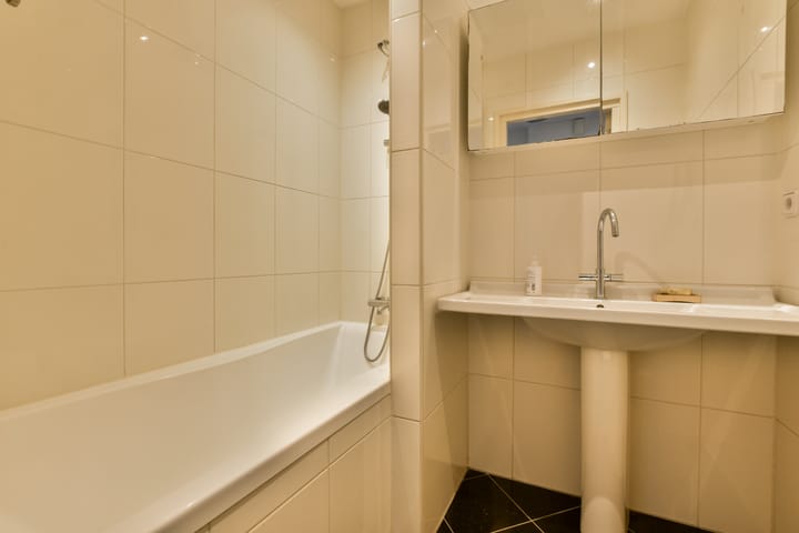 Photo 19 of Bennebroekstraat 16-2