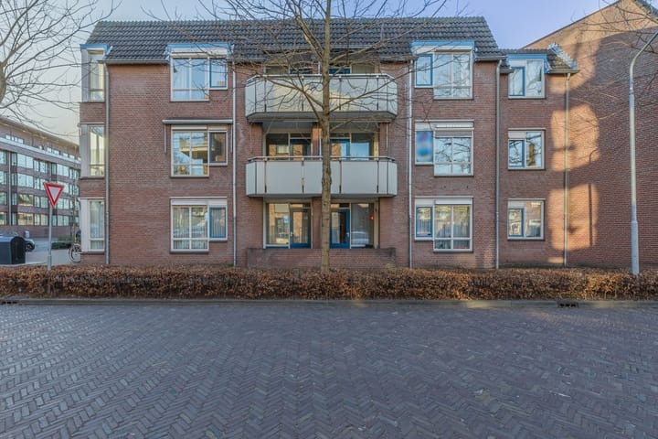 Foto 1 van Valkenierstraat 29