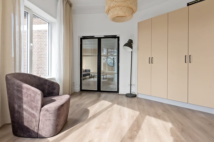 Photo 16 of Laan van Eik en Duinen 179