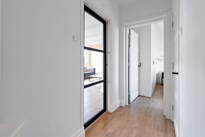 Photo 21 of Laan van Eik en Duinen 179