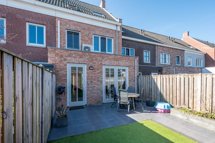 Foto 39 van Neerwal 206