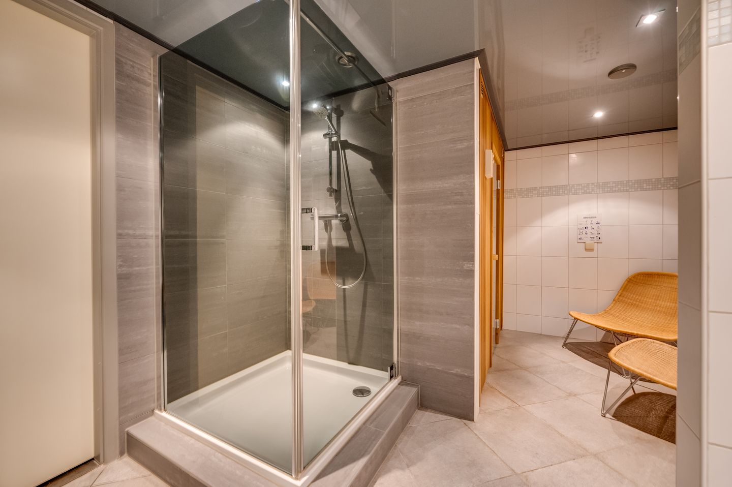 Foto 20 van Meester Bierensweg 33-A