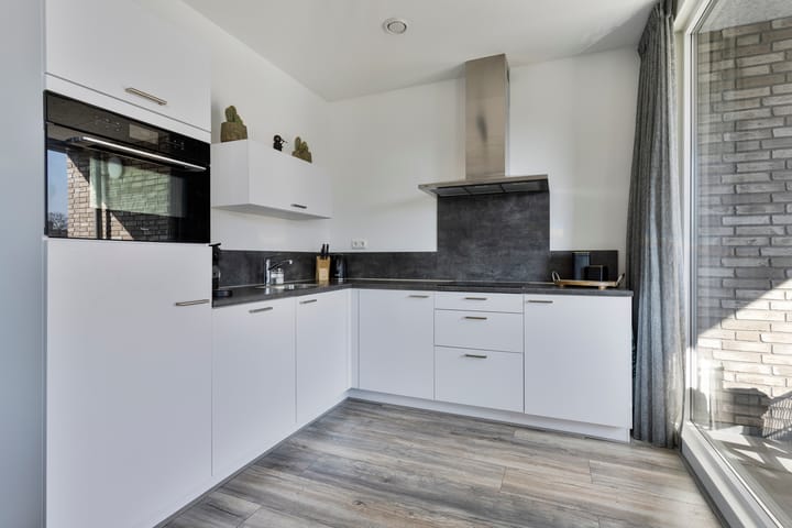 Photo 8 of Lelystadstraat 4