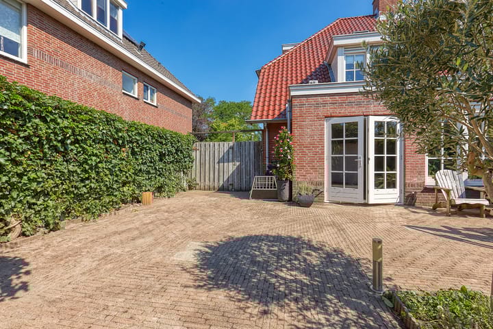 Photo 42 of Guirlande 109