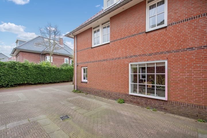 Photo 47 of Guirlande 109