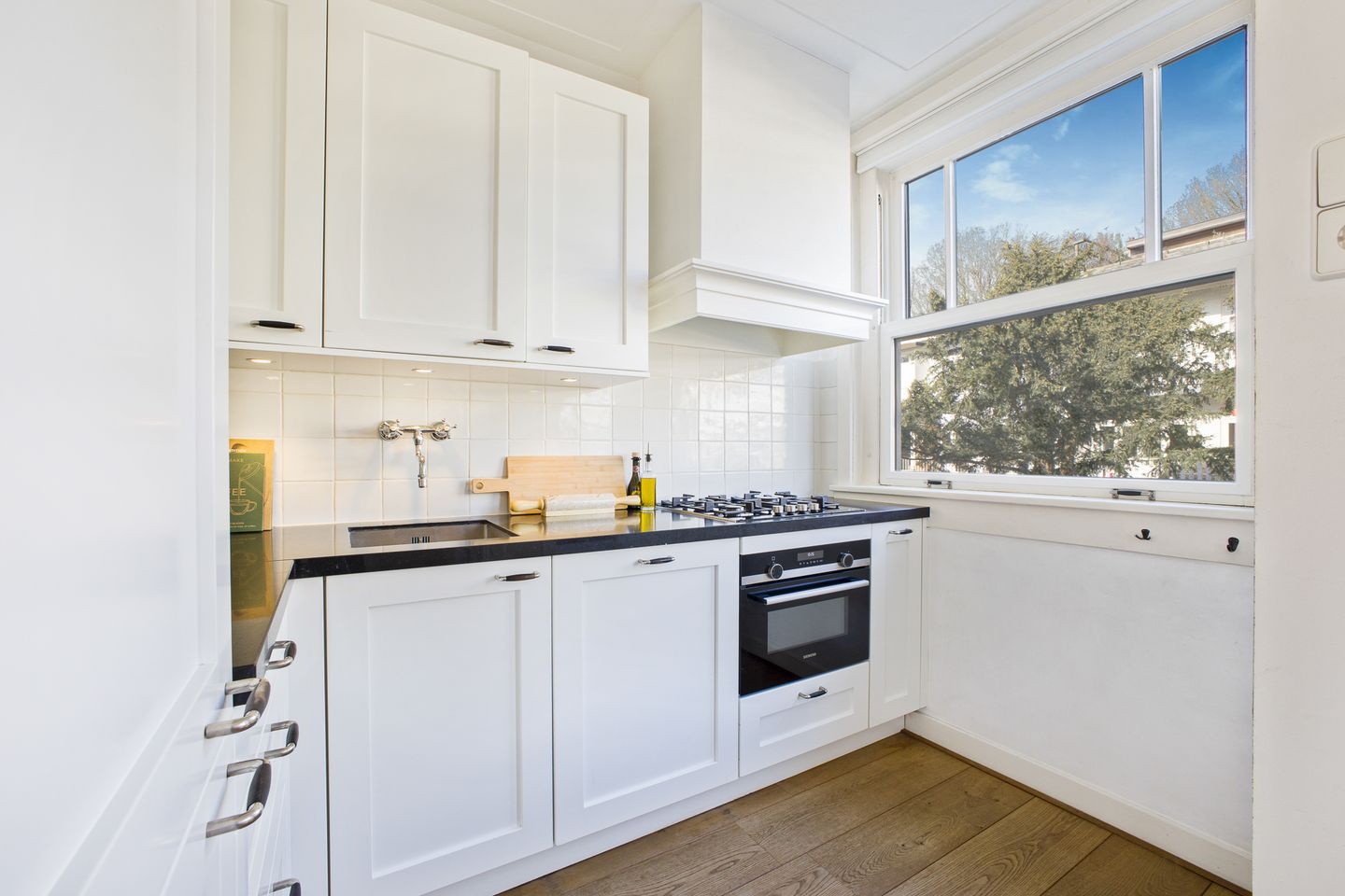 Foto 10 van Johannes van der Waalsstraat 81-1