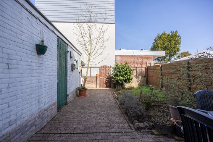 Photo 34 of Thorbeckestraat 114