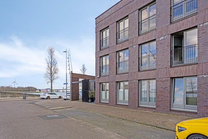 Foto 36 van Bertus Bulstraat 17