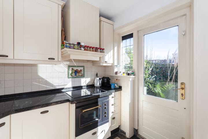 Foto 15 van Graaf Florisweg 42