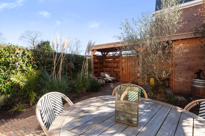 Foto 16 van Graaf Florisweg 42