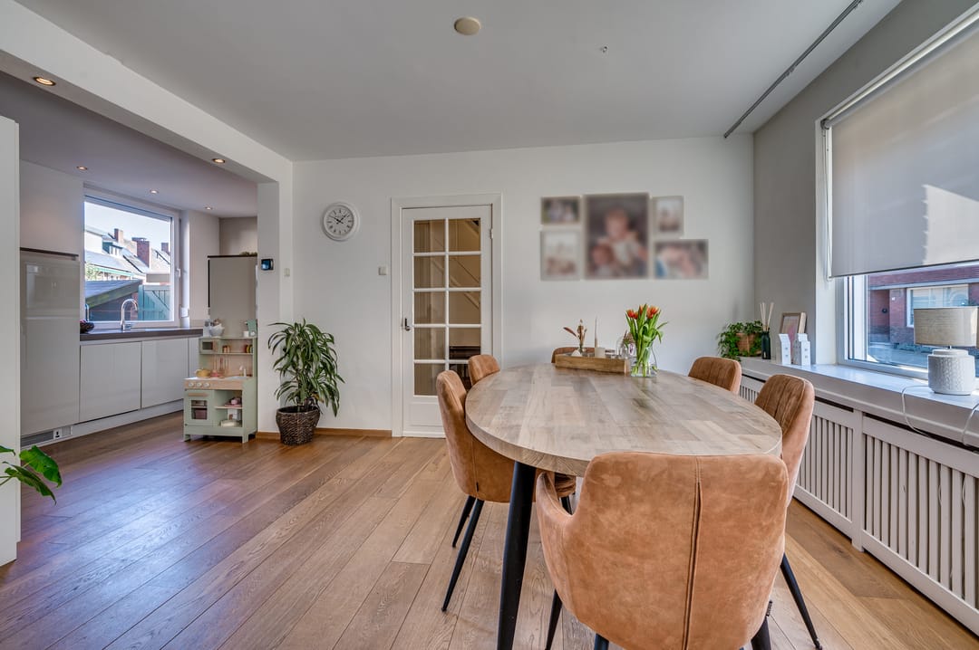 Foto 11 van Roothaanstraat 1