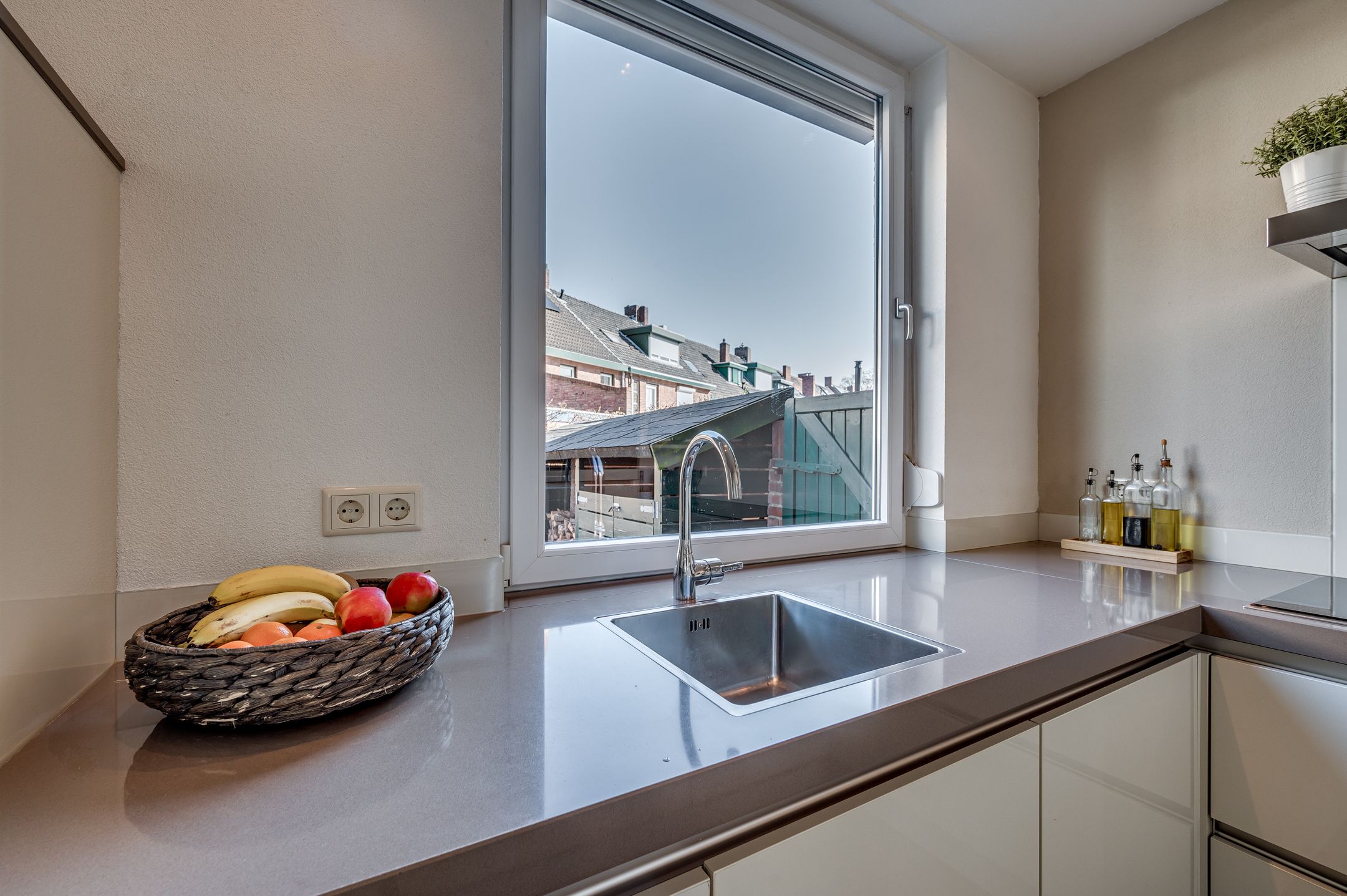 Foto 15 van Roothaanstraat 1