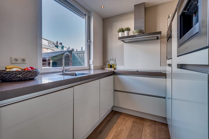 Photo 16 of Roothaanstraat 1