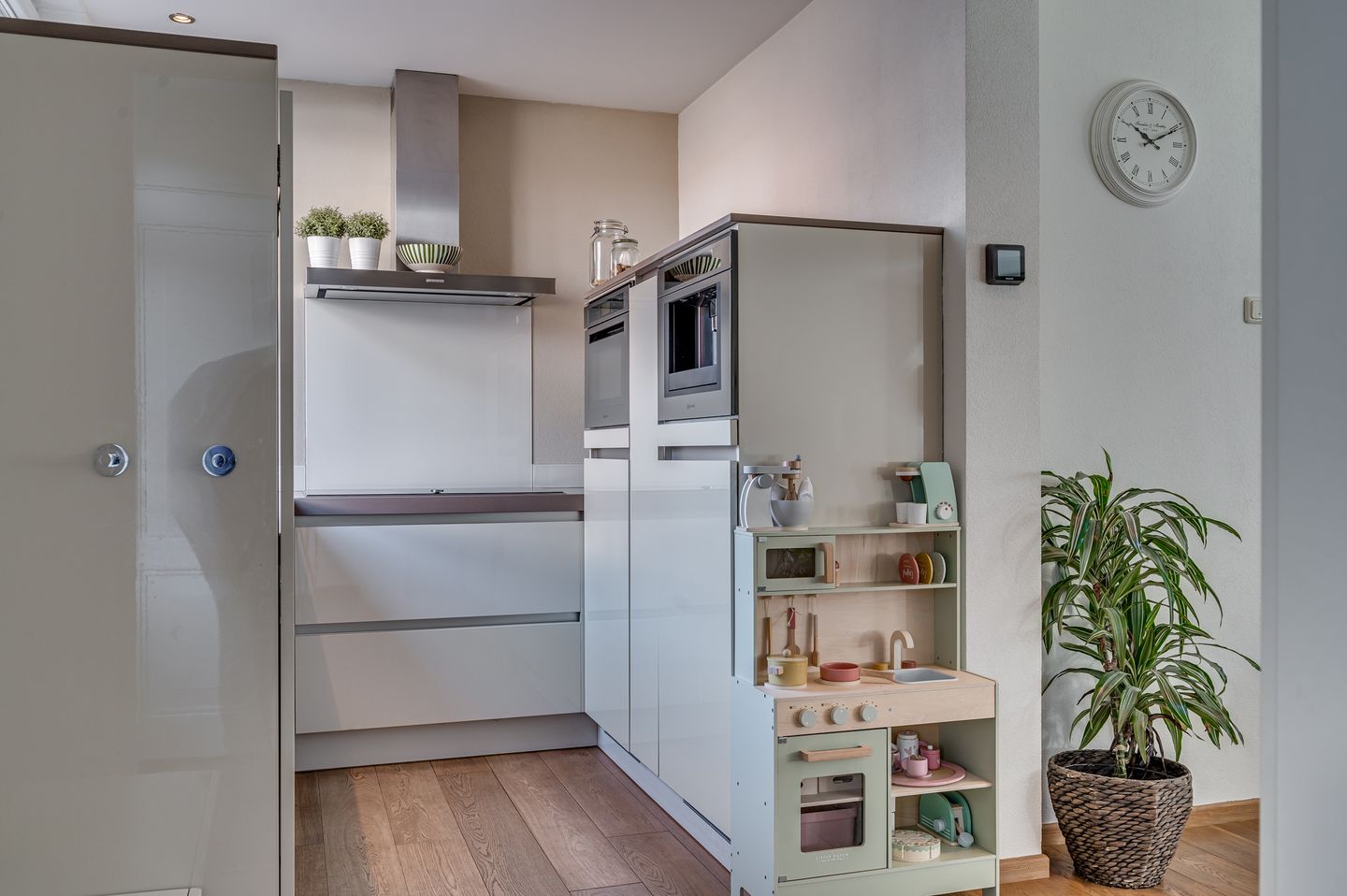 Foto 19 van Roothaanstraat 1