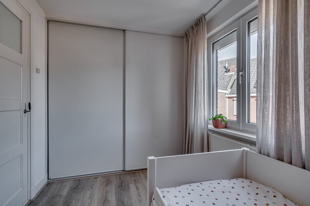 Foto 31 van Roothaanstraat 1