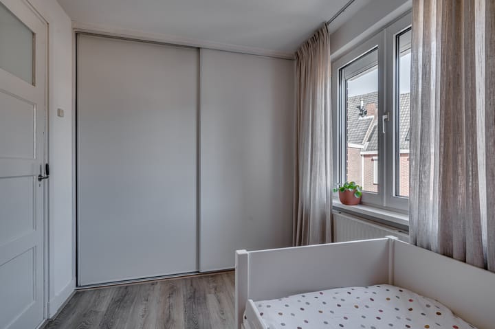 Photo 31 of Roothaanstraat 1