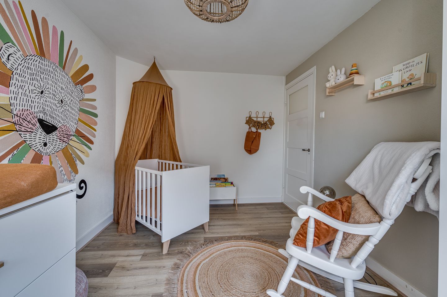 Foto 35 van Roothaanstraat 1