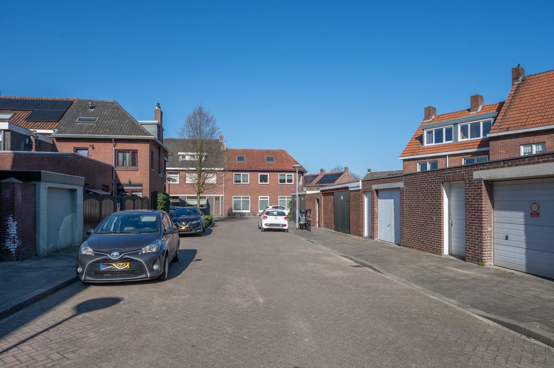 Foto 61 van Roothaanstraat 1