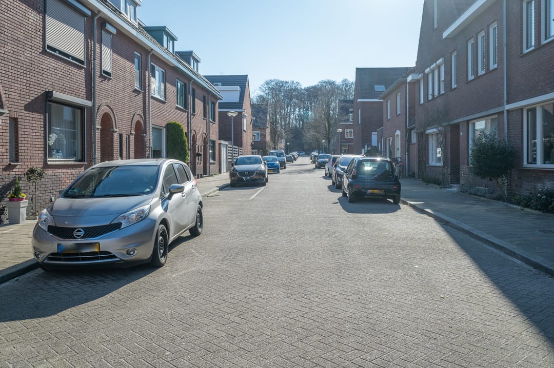 Foto 62 van Roothaanstraat 1