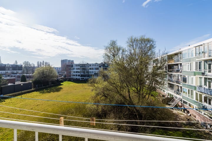 Foto 2 van van der Waalsstraat 56