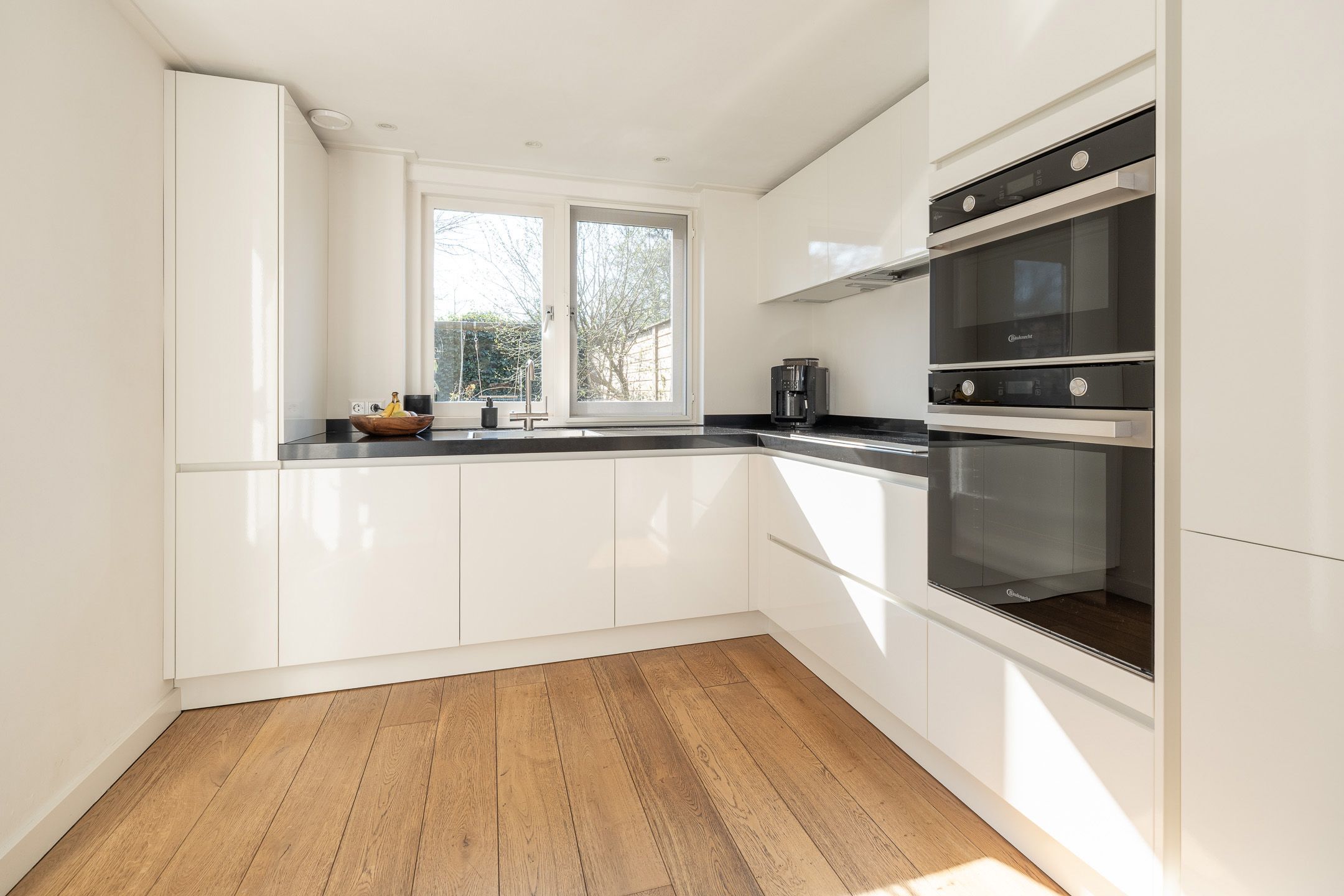 Foto 12 van van Heeckerenlaan 3