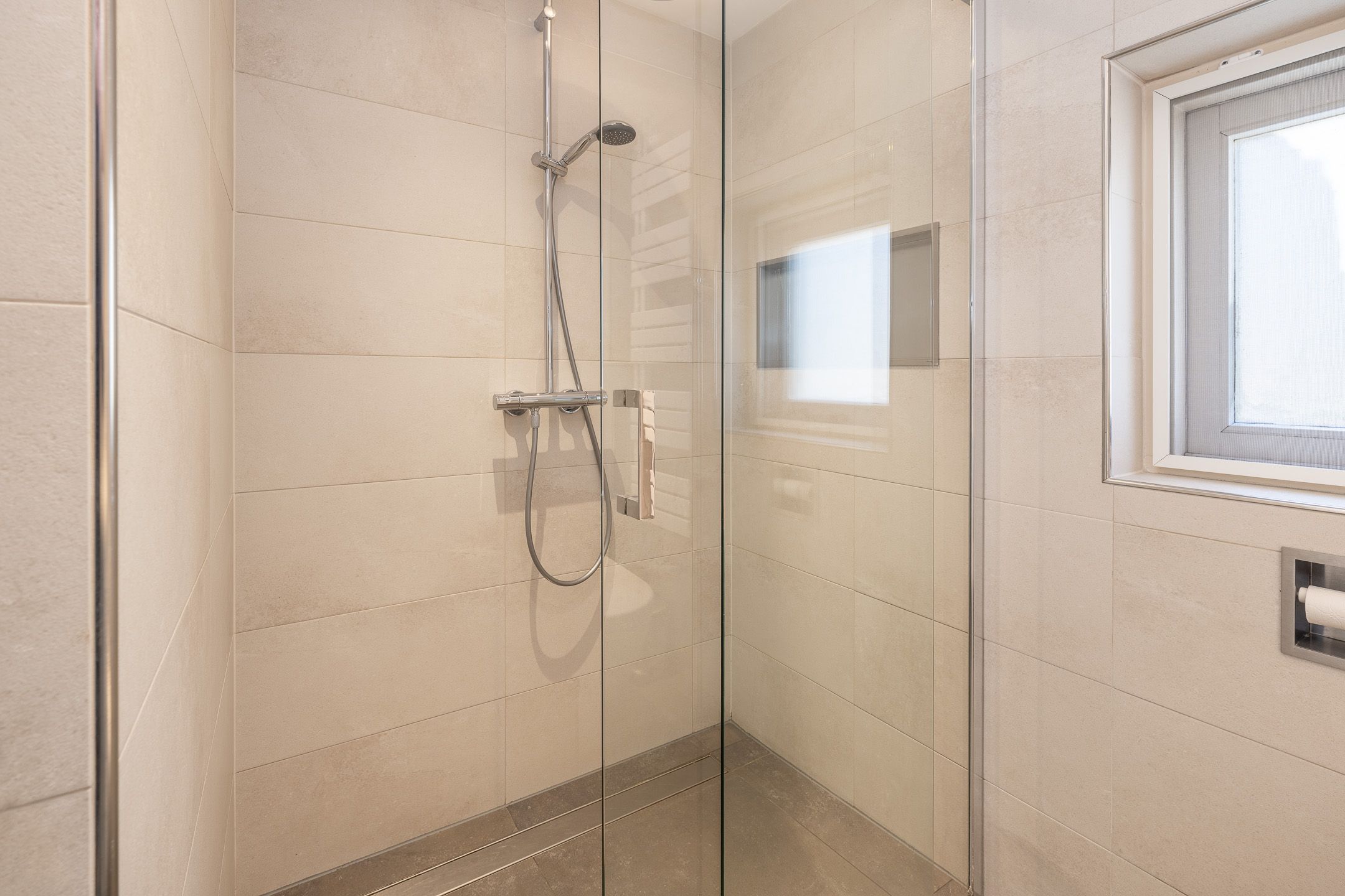 Foto 24 van van Heeckerenlaan 3