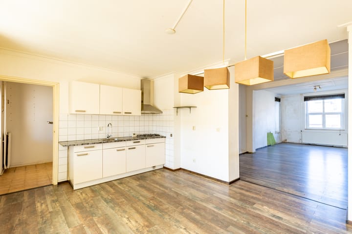 Photo 8 of Laurastraat 121