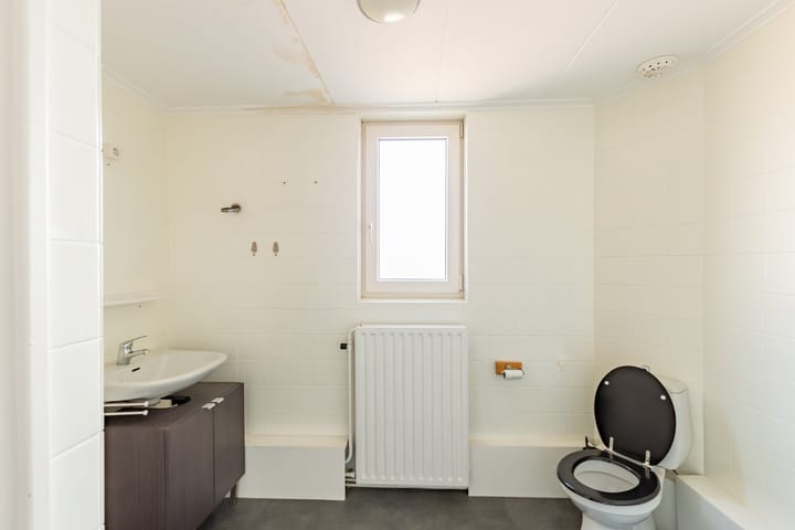 Photo 11 of Laurastraat 121