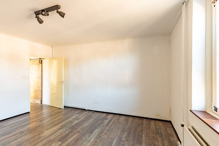 Photo 14 of Laurastraat 121