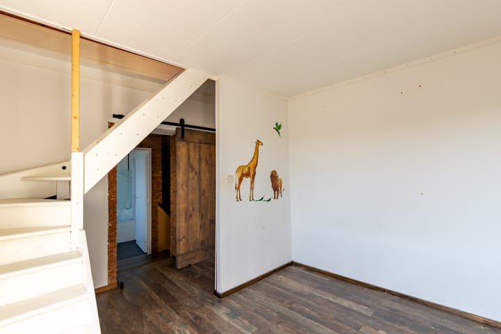 Photo 16 of Laurastraat 121