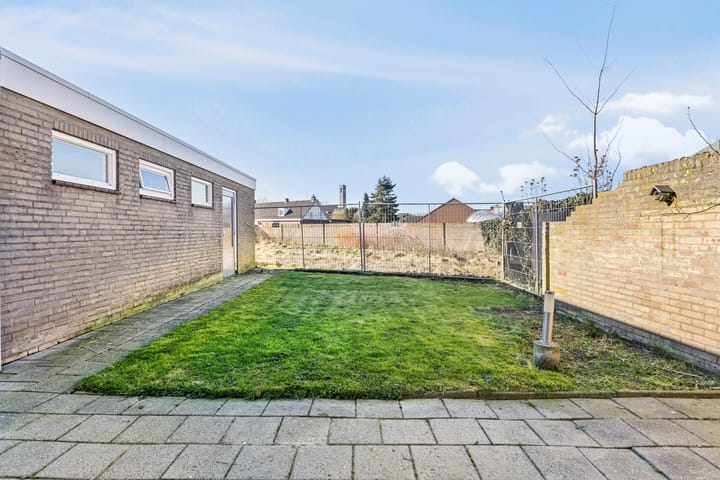 Foto 19 van Meidoornstraat 4