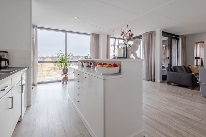 Foto 3 van Prof. Lorentzlaan 1