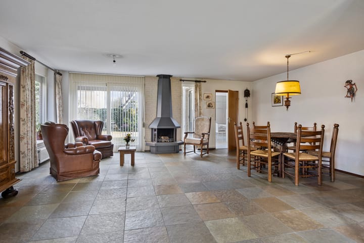 Photo 2 of Vizier 10