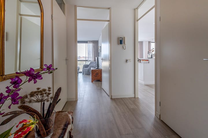 Foto 15 van Prof. Lorentzlaan 1