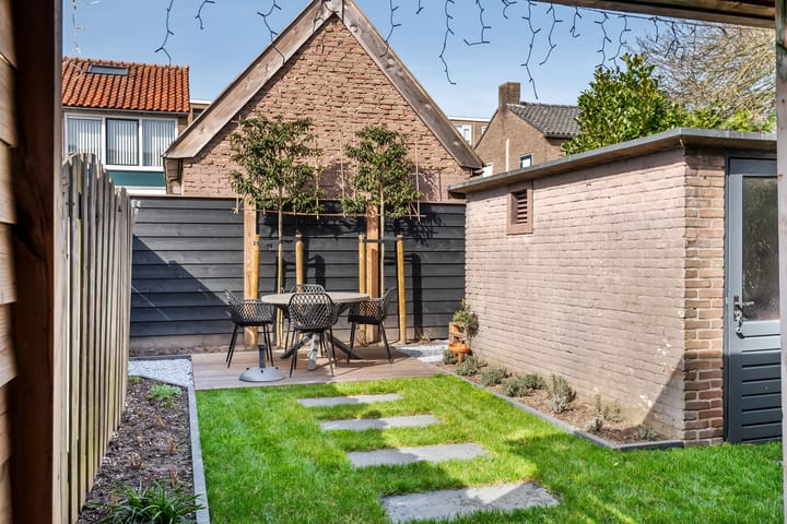 Foto 8 van Hertog Adolfstraat 16